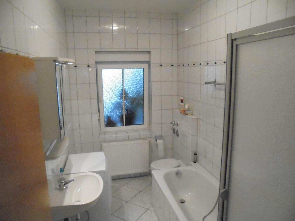 Ferienwohnung Mit Terasse Оберхаузен Екстериор снимка