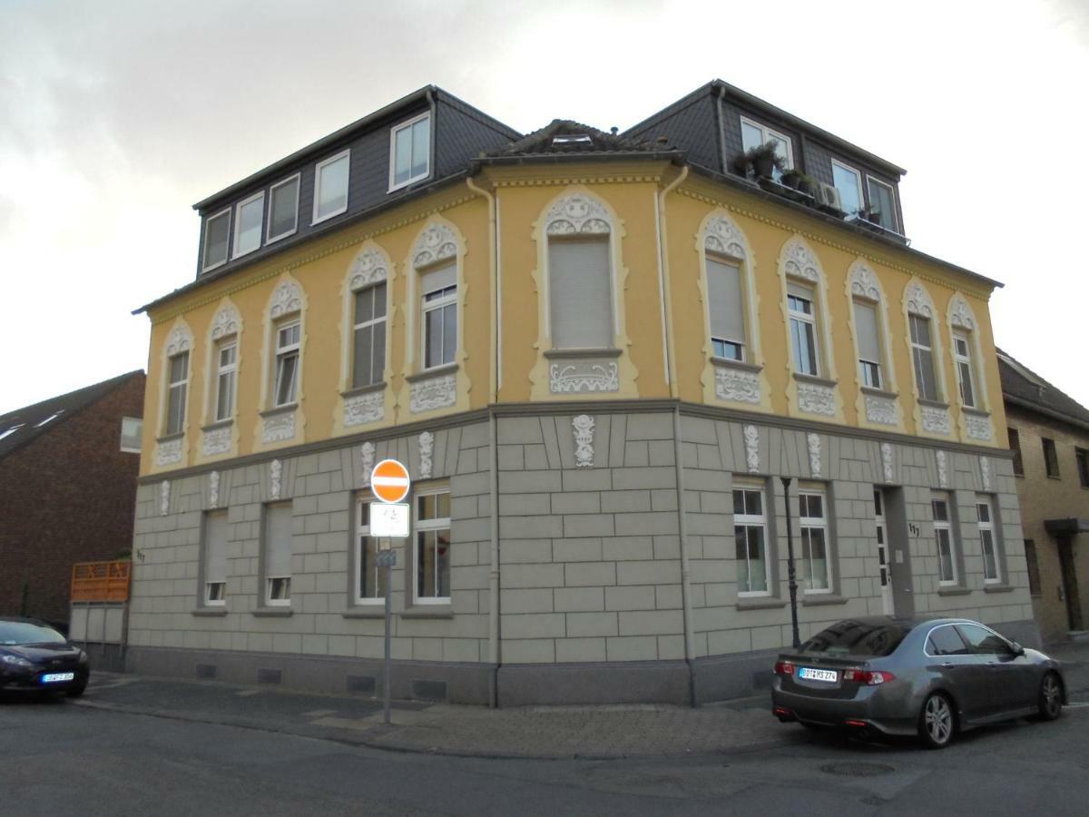 Ferienwohnung Mit Terasse Оберхаузен Екстериор снимка